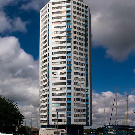Apartament Im Wikingturm Mit Blick Auf Schlei - Willkommen In Schleswig! *